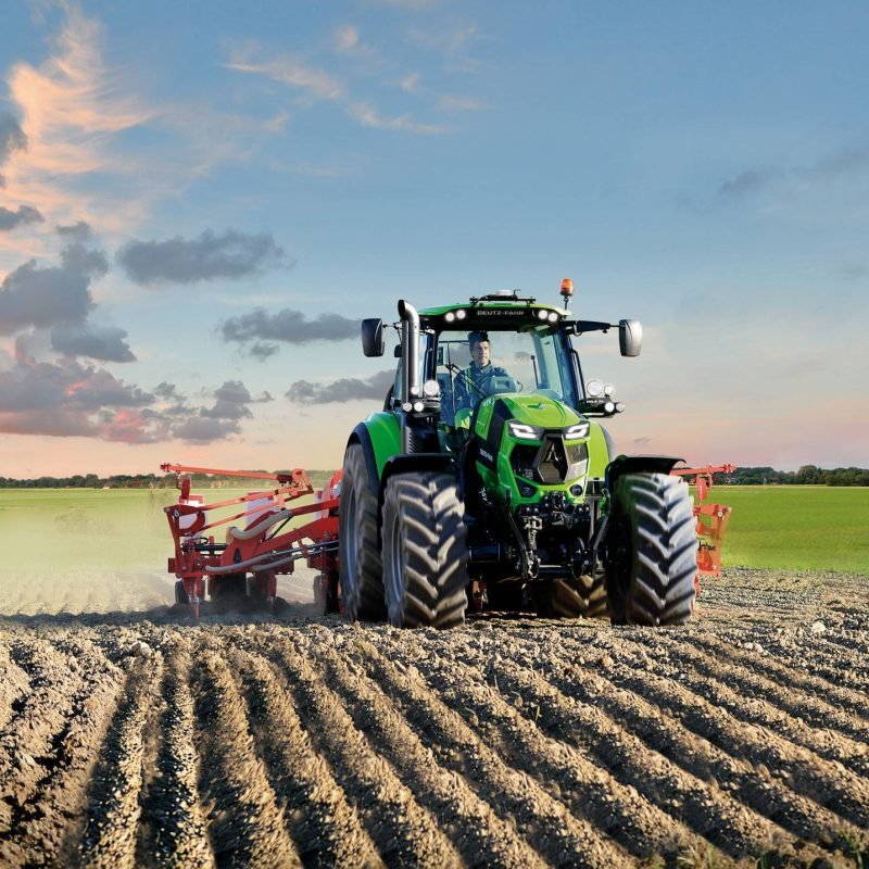 DEUTZ-FAHR_6-series_6165-TTV_Stage-V_Field_DSC_7018-low